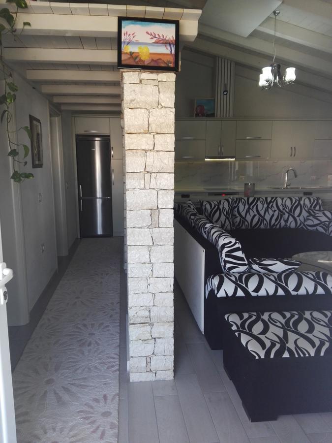 Vip Apartment By "Murati" Ksamil Esterno foto